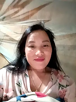 Snapshot of yu--yo chatting on February 13, 2:24 pm yu--yo online show from February 13, 2:24 pm