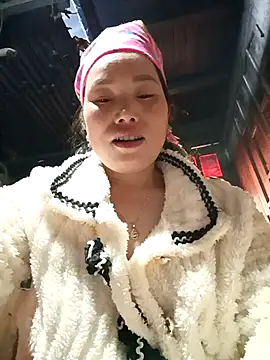 Snapshot of yu--yo chatting on February 14, 2:30 am yu--yo online show from February 14, 2:30 am