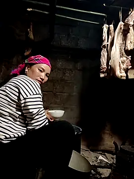 Snapshot of yu--yo chatting on February 17, 10:34 am yu--yo online show from February 17, 10:34 am