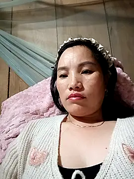 Snapshot of yu--yo chatting on February 17, 11:22 pm yu--yo online show from February 17, 11:22 pm