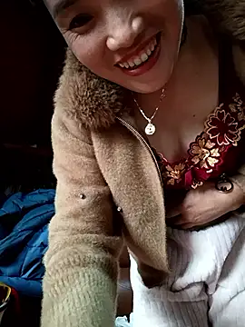 Snapshot of yu--yo chatting on February 24, 2:09 am yu--yo online show from February 24, 2:09 am