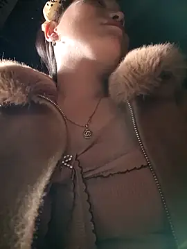 Snapshot of yu--yo chatting on March 2, 7:26 am yu--yo online show from March 2, 7:26 am