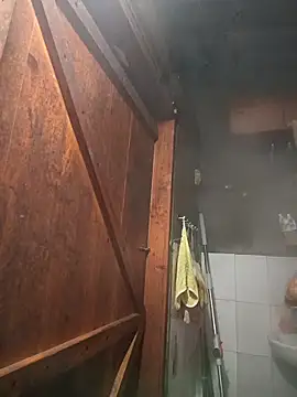 Snapshot of yu--yo chatting on March 12, 12:55 pm yu--yo online show from March 12, 12:55 pm