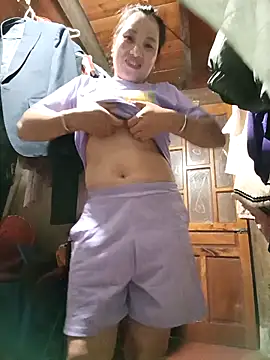 Snapshot of yu--yo chatting on March 29, 5:40 am yu--yo online show from March 29, 5:40 am