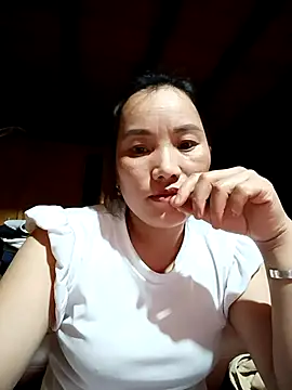 Snapshot of yu--yo chatting on April 10, 11:59 am yu--yo online show from April 10, 11:59 am