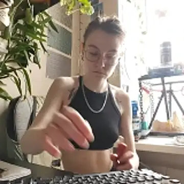 Snapshot of Shy_Bamby chatting on February 19, 12:23 pm Shy Bamby online show from February 19, 12:23 pm