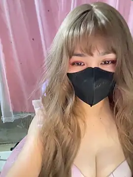 Snapshot of -Violet-t chatting on May 26, 12:12 pm -Violet-t online show from May 26, 12:12 pm