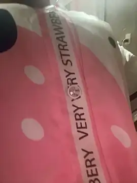 Snapshot of -Violet-t chatting on June 3, 2:25 am -Violet-t online show from June 3, 2:25 am