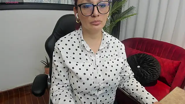 Snapshot of VictoriaPaker chatting on May 14, 12:23 pm VictoriaPaker online show from May 14, 12:23 pm