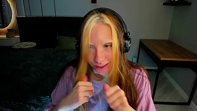 Elizaveta Brown online show from February 4, 8:14 pm