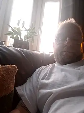 justenjoyingurcompany online show from January 9, 8:39 am