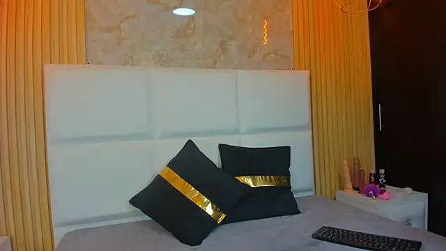 Snapshot of GraceAlexa12 chatting on April 23, 2:41 pm GraceAlexa12 online show from April 23, 2:41 pm