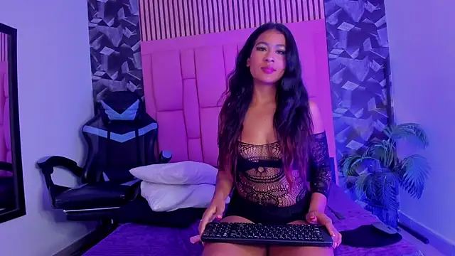 Snapshot of yayasmile chatting on January 8, 12:51 pm yayasmile online show from January 8, 12:51 pm