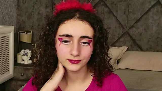 Snapshot of Susan_Fors chatting on February 14, 8:22 am Susan Fors online show from February 14, 8:22 am