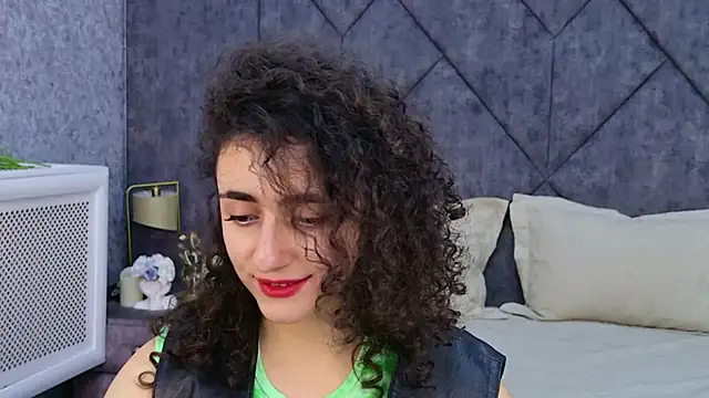 Snapshot of Susan_Fors chatting on February 21, 10:05 am Susan Fors online show from February 21, 10:05 am