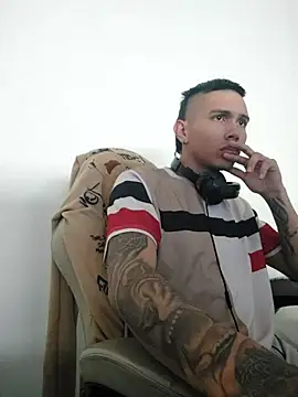 Scook Gray  online show from February 18, 3:41 pm