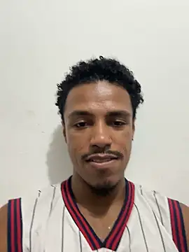 Snapshot of LorenzoBlack27 chatting on February 26, 12:31 am LorenzoBlack27 online show from February 26, 12:31 am