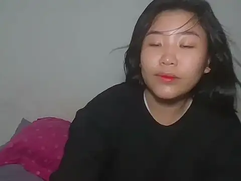 Zyeiii online show from March 1, 8:27 am