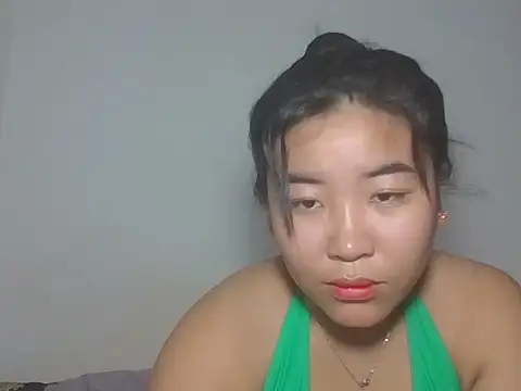 Zyeiii online show from March 14, 9:42 pm