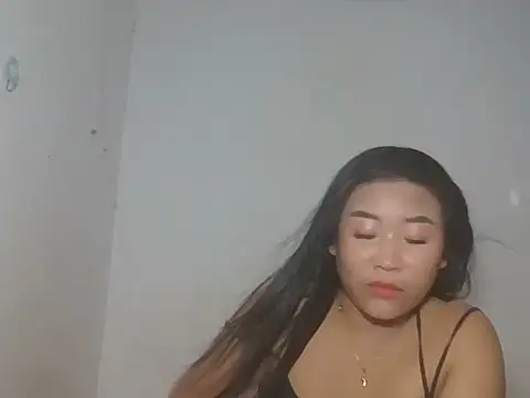 Zyeiii online show from June 12, 6:29 pm