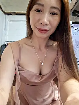 Snapshot of Adela-222 chatting on March 23, 3:54 am Adela-222 online show from March 23, 3:54 am