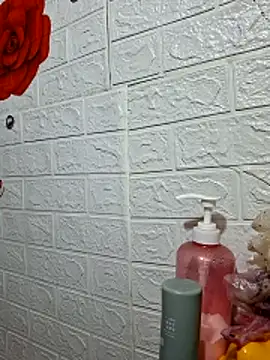 Snapshot of Adela-222 chatting on March 27, 3:56 am Adela-222 online show from March 27, 3:56 am