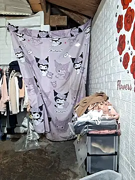 Snapshot of Adela-222 chatting on April 5, 1:58 am Adela-222 online show from April 5, 1:58 am