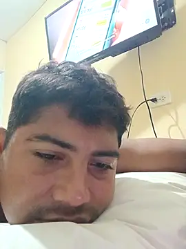 Snapshot of master_juju1924 chatting on February 16, 8:32 am master juju1924 online show from February 16, 8:32 am