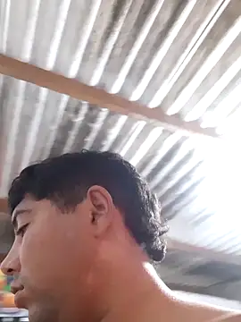 Snapshot of master_juju1924 chatting on February 19, 5:47 am master juju1924 online show from February 19, 5:47 am