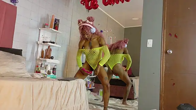 DaniaMarcell online show from March 21, 5:01 am