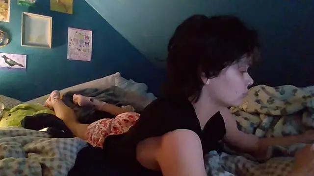 Snapshot of quwuinnie333 chatting on February 5, 4:28 am quwuinnie333 online show from February 5, 4:28 am