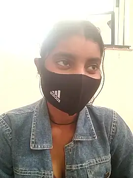 Snapshot of Erotic-Girl chatting on January 13, 6:29 am Erotic-Girl online show from January 13, 6:29 am