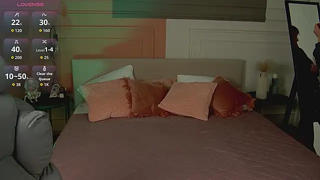  SilkyShadow  online show from March 21, 1:10 am