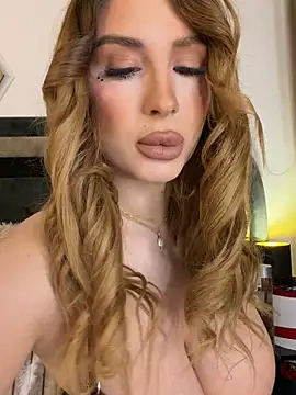 LucyBridgette online show from March 25, 5:35 am