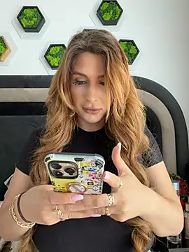LucyBridgette online show from June 4, 11:16 am