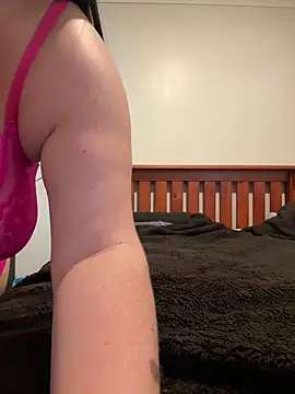 carinabro10 online show from February 23, 1:25 am