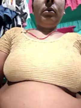 Snapshot of Reena_lodha chatting on April 19, 10:01 pm Reena lodha online show from April 19, 10:01 pm