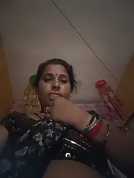 Snapshot of Reena_lodha chatting on July 7, 10:58 pm Reena lodha online show from July 7, 10:58 pm