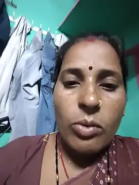 Snapshot of Reena_lodha chatting on July 8, 10:03 pm Reena lodha online show from July 8, 10:03 pm