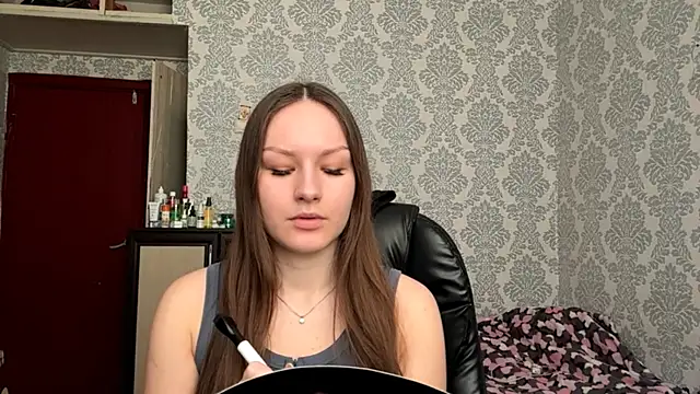 LindsayBlackshire online show from January 16, 8:07 am