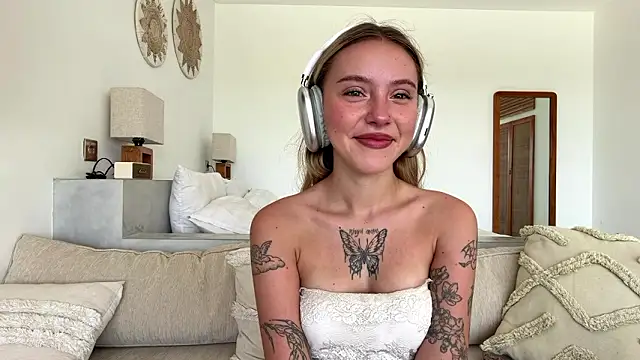 MartinaDeoliveira online show from February 6, 5:12 am