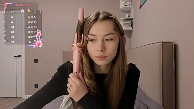 LindyUnderkoffler online show from February 22, 1:09 pm