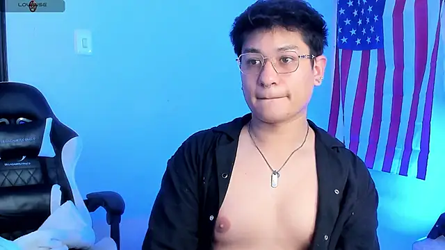 Theo Rowan online show from March 3, 7:31 pm