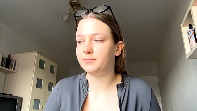 JammieMickiewicz online show from March 9, 7:01 am