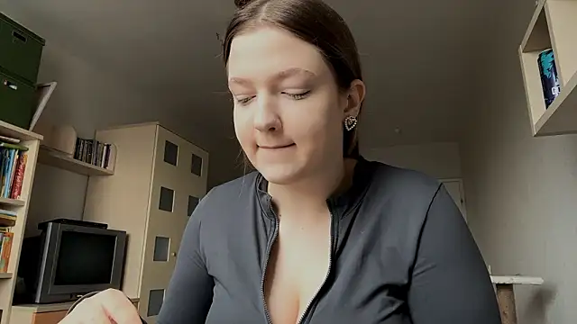 JammieMickiewicz online show from March 31, 6:36 am