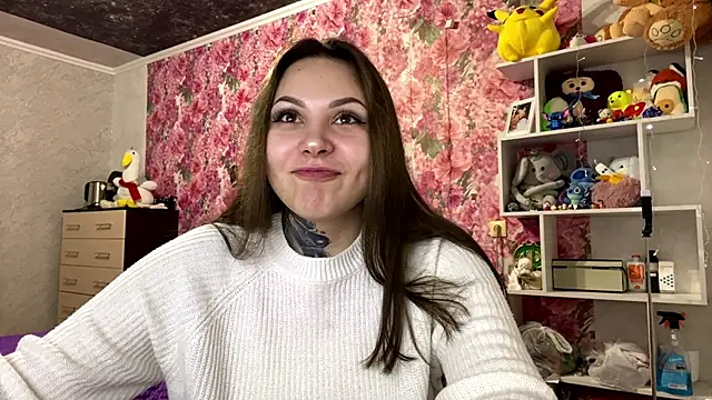 Snapshot of TraciBallena chatting on February 16, 5:03 am TraciBallena online show from February 16, 5:03 am