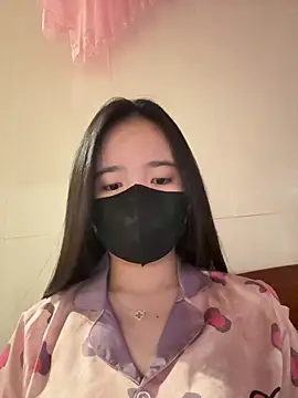 Gwen879 online show from March 18, 12:03 am