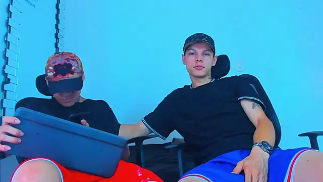 Thomas-Wil online show from February 28, 7:48 pm