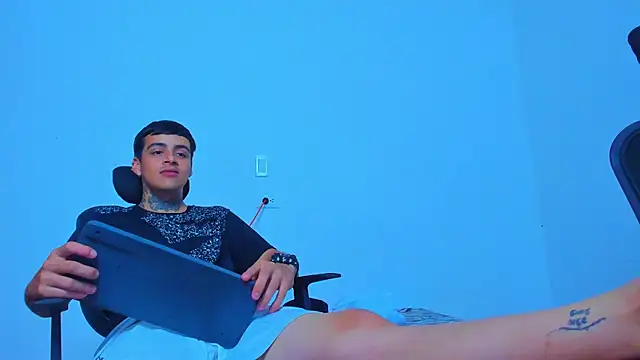 Thomas-Wil online show from May 6, 8:14 pm