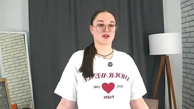 LisaSaas online show from January 13, 3:45 am